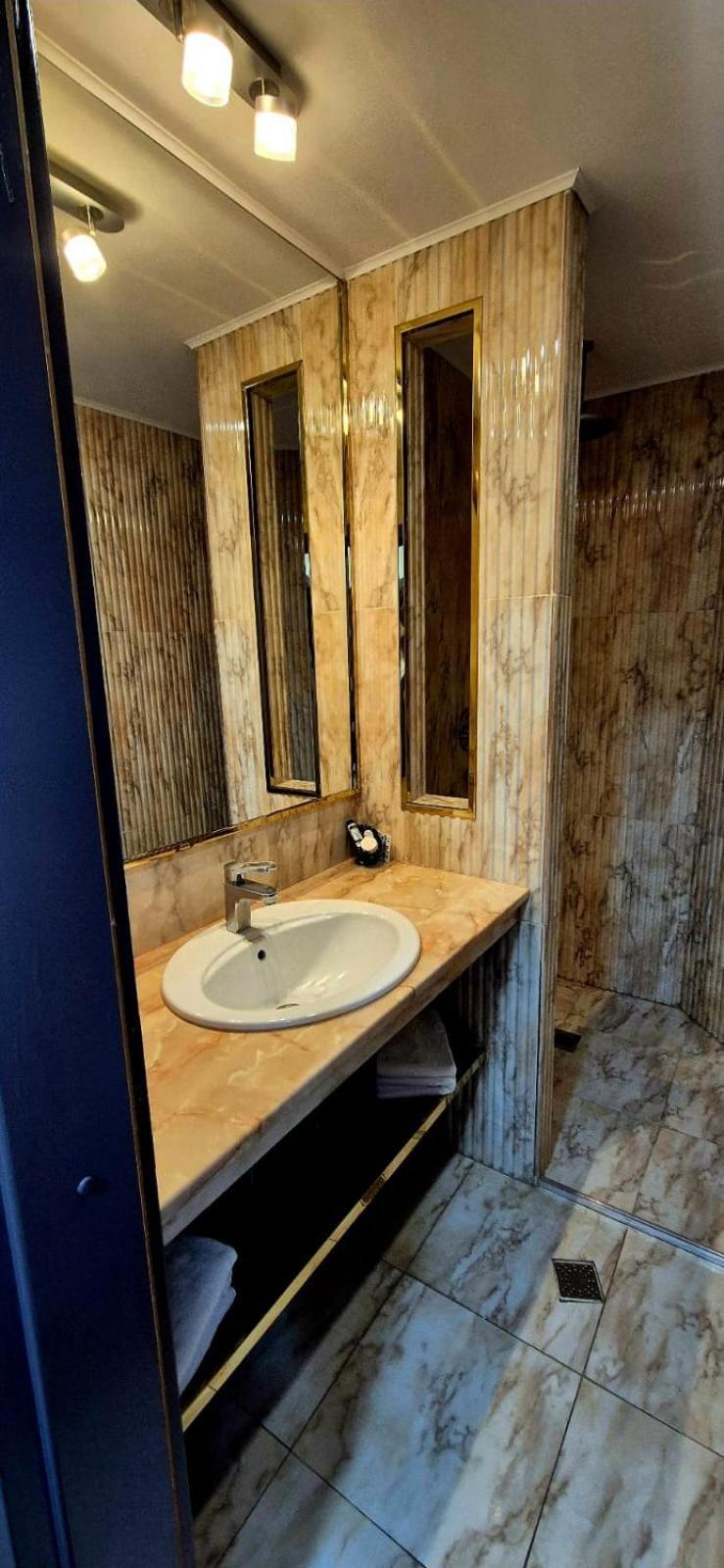 Hostel Orhideea Buzău Zewnętrze zdjęcie